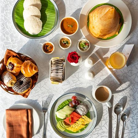 Hyatt Place Gurgaon Udyog Vihar Exterior photo A typical vegetarian meal served on board