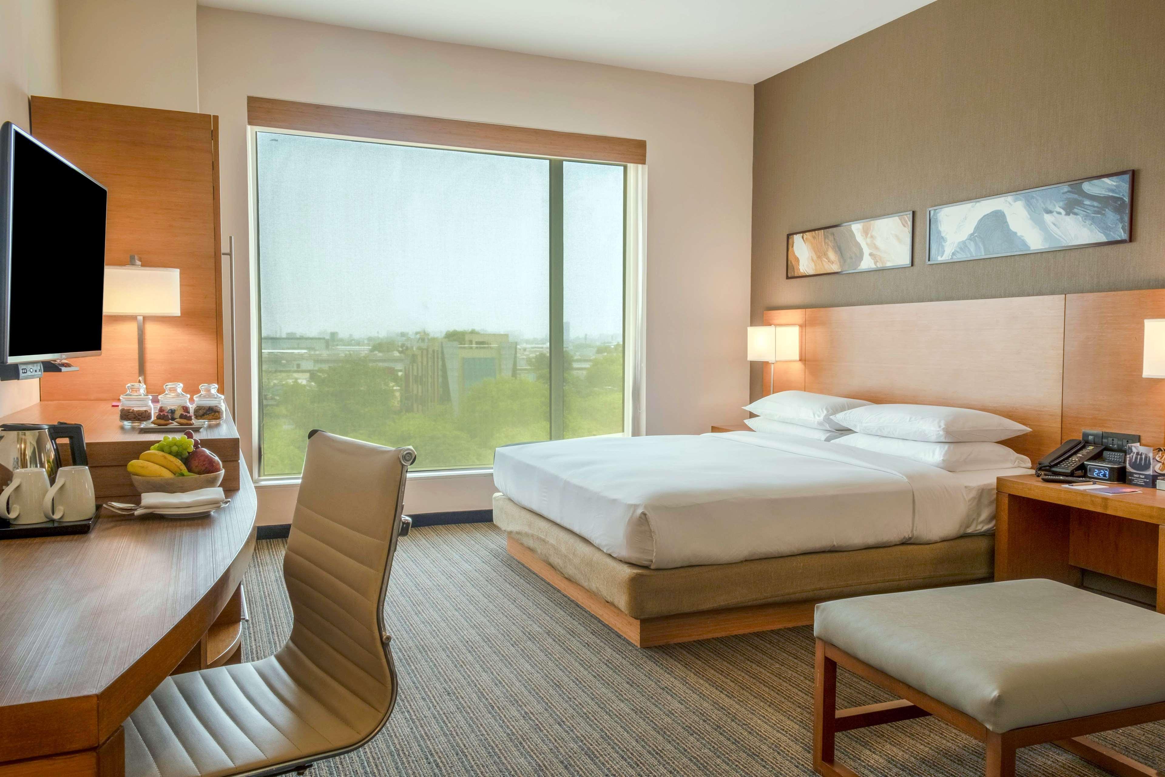 Hyatt Place Gurgaon Udyog Vihar Exterior photo A guest room at the Hilton San Diego Bayfront