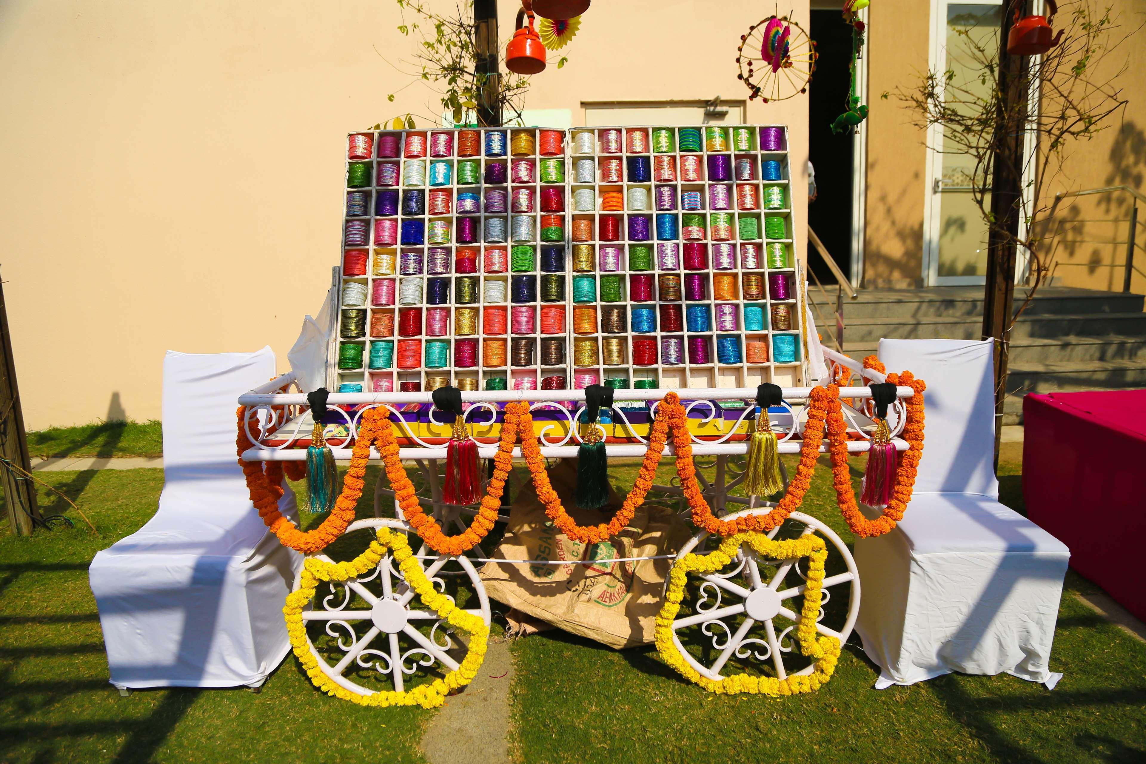 Hyatt Place Gurgaon Udyog Vihar Exterior photo A traditional Indian wedding cart