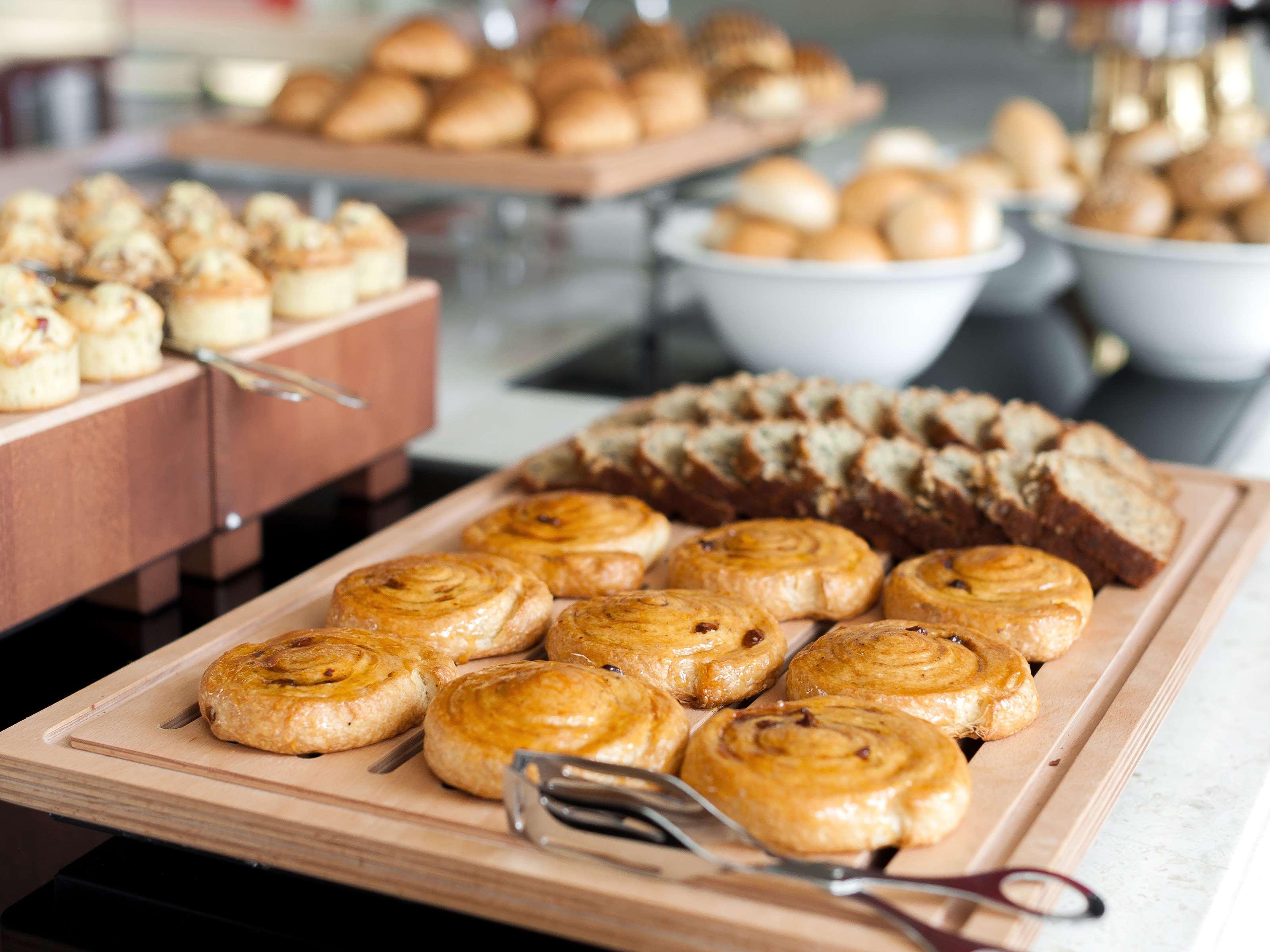 Hyatt Place Gurgaon Udyog Vihar Exterior photo A selection of pastries