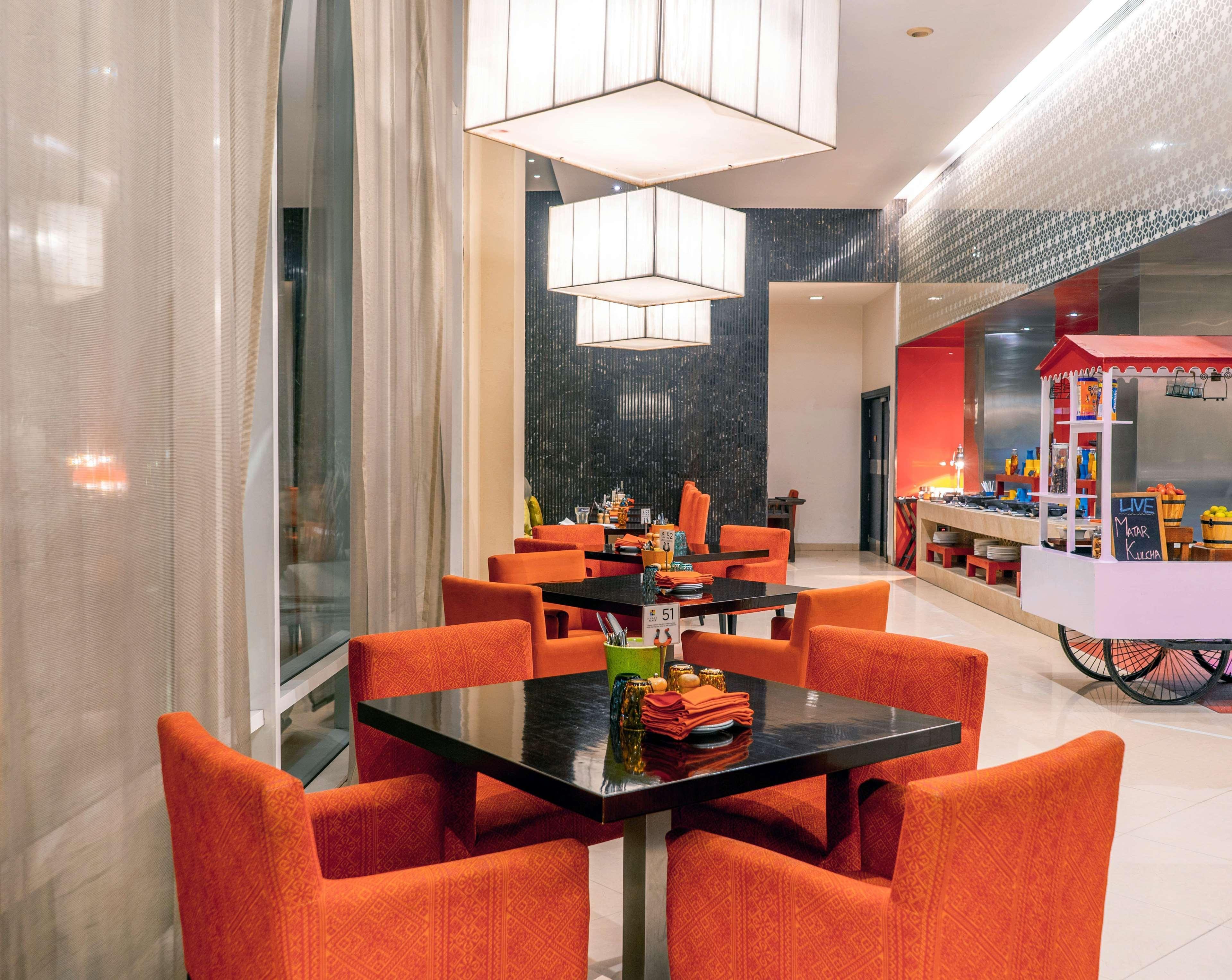 Hyatt Place Gurgaon Udyog Vihar Exterior photo The restaurant