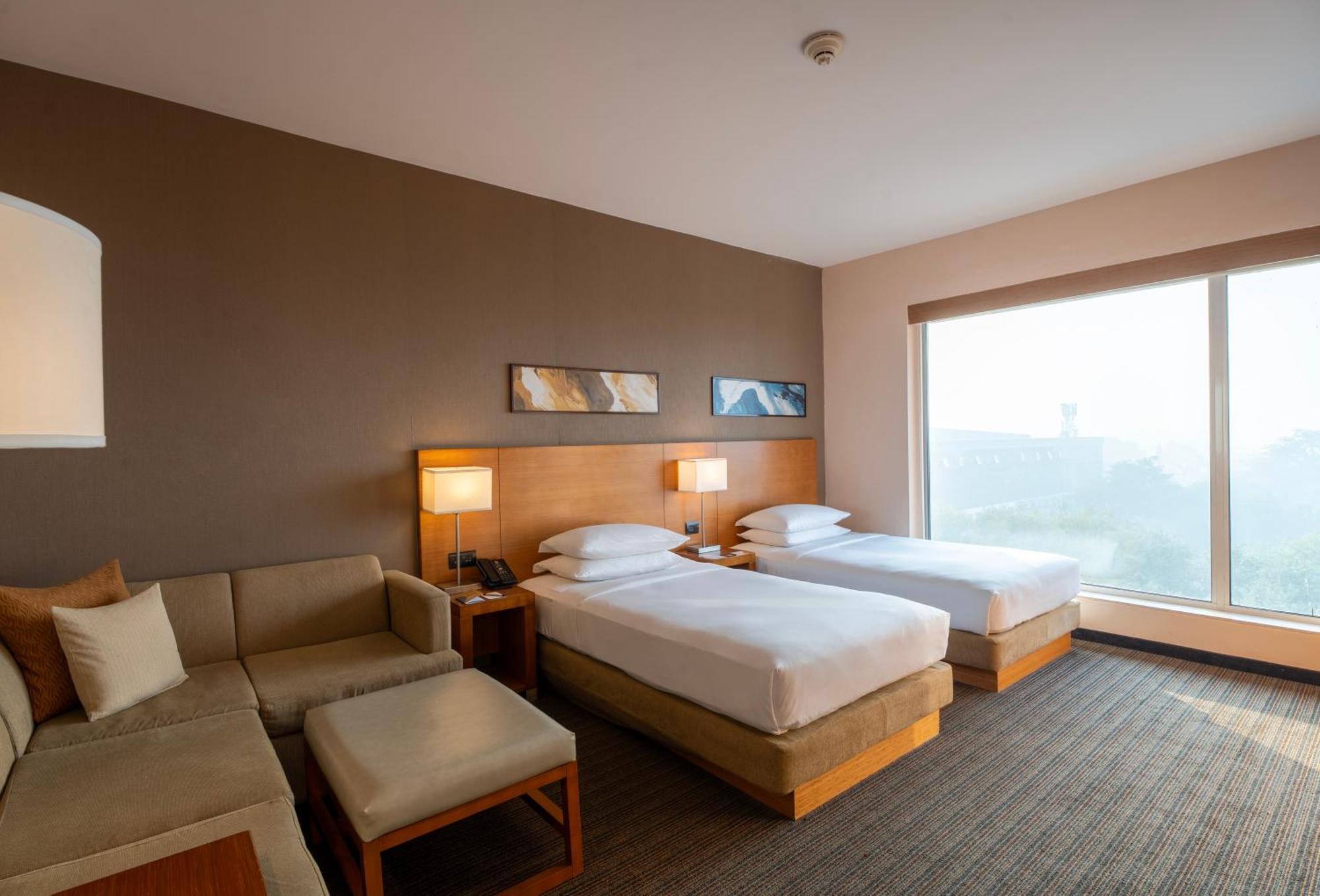 Hyatt Place Gurgaon Udyog Vihar Exterior photo Deluxe Room