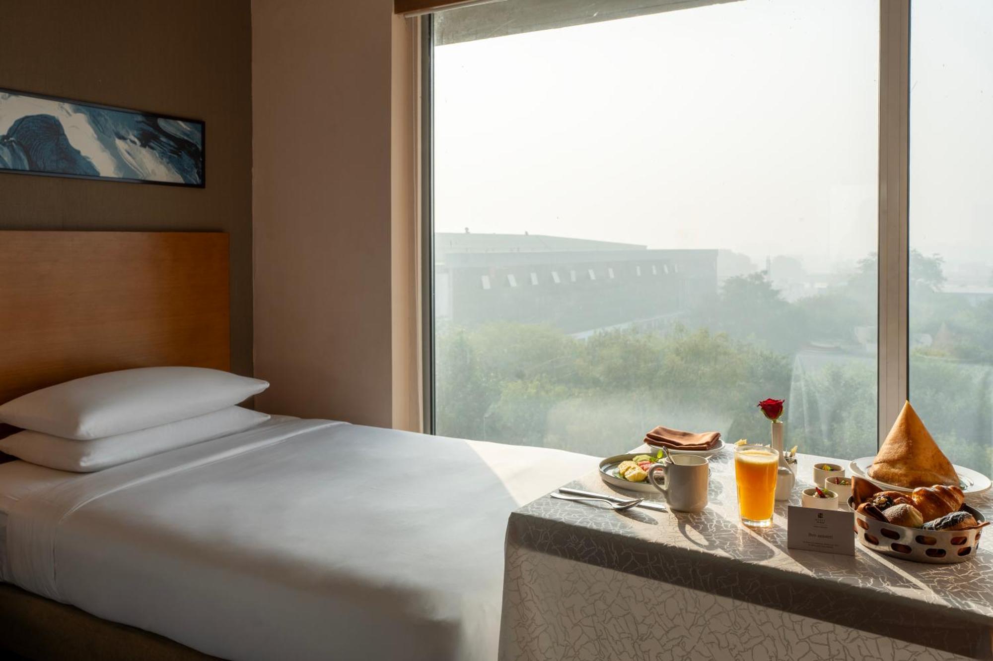 Hyatt Place Gurgaon Udyog Vihar Exterior photo A room at the hotel