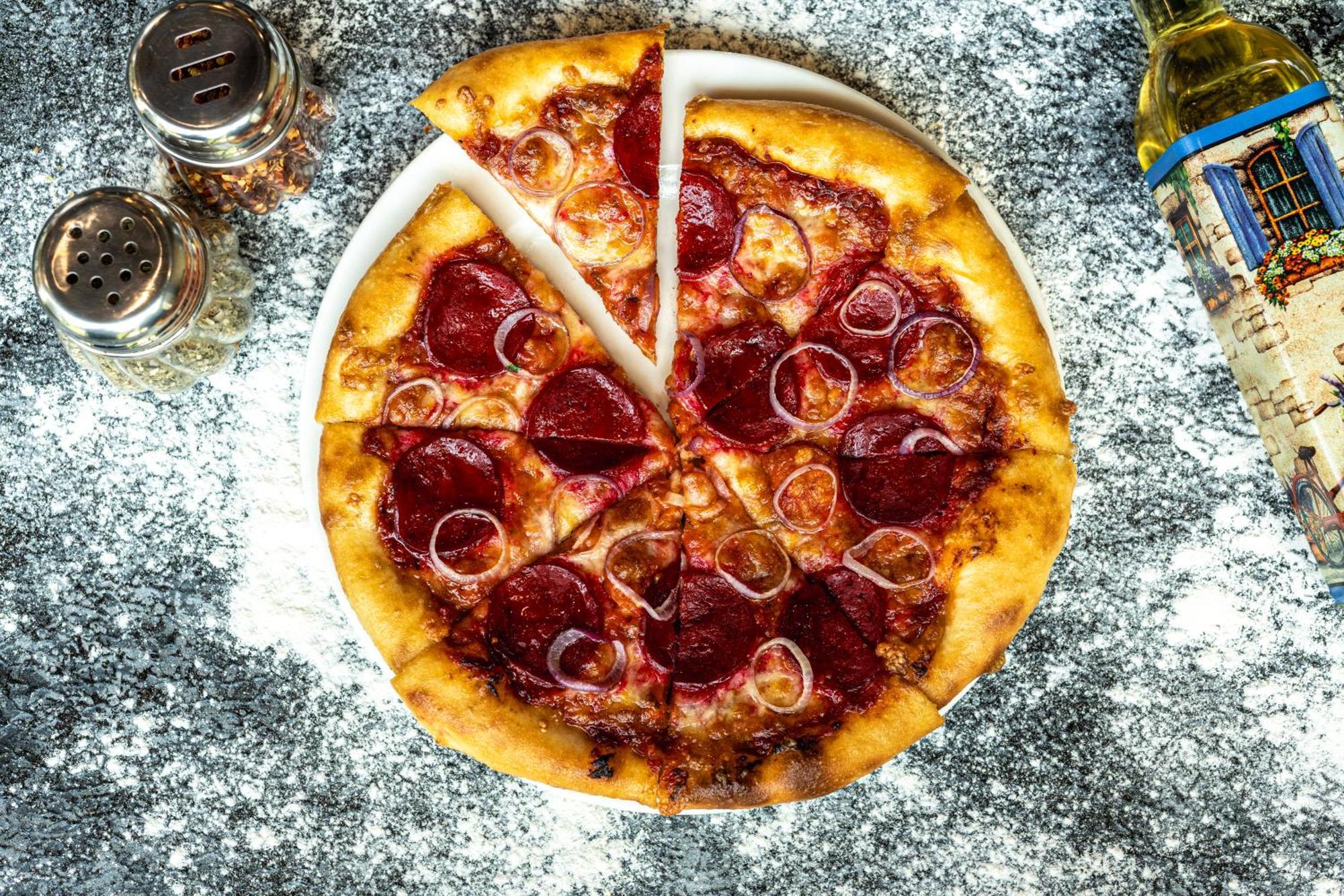 Hyatt Place Gurgaon Udyog Vihar Exterior photo A pepperoni pizza