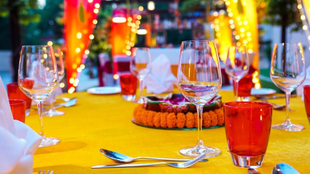 Hyatt Place Gurgaon Udyog Vihar Exterior photo A table set for a meal